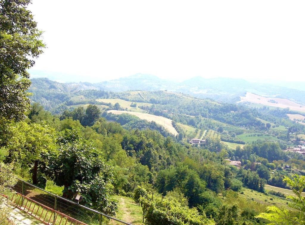 Agriturismo Ca' Isotta Castello di Serravalle Екстер'єр фото